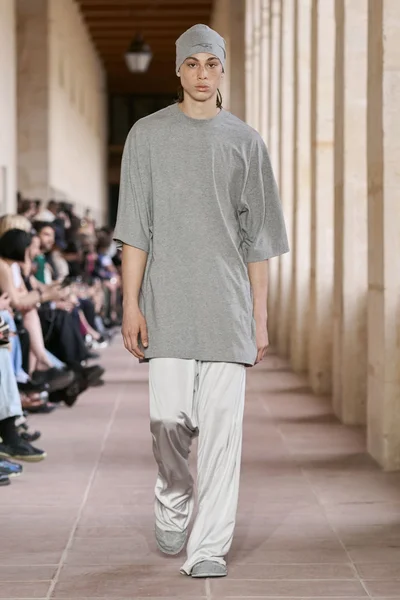 Look 22